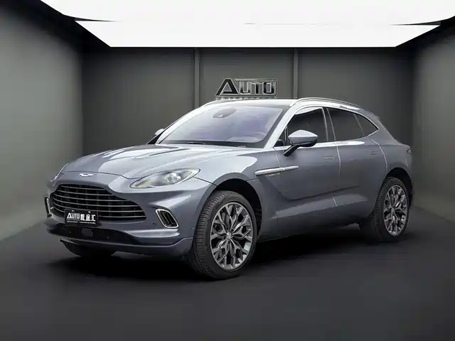 aston-martin dbx