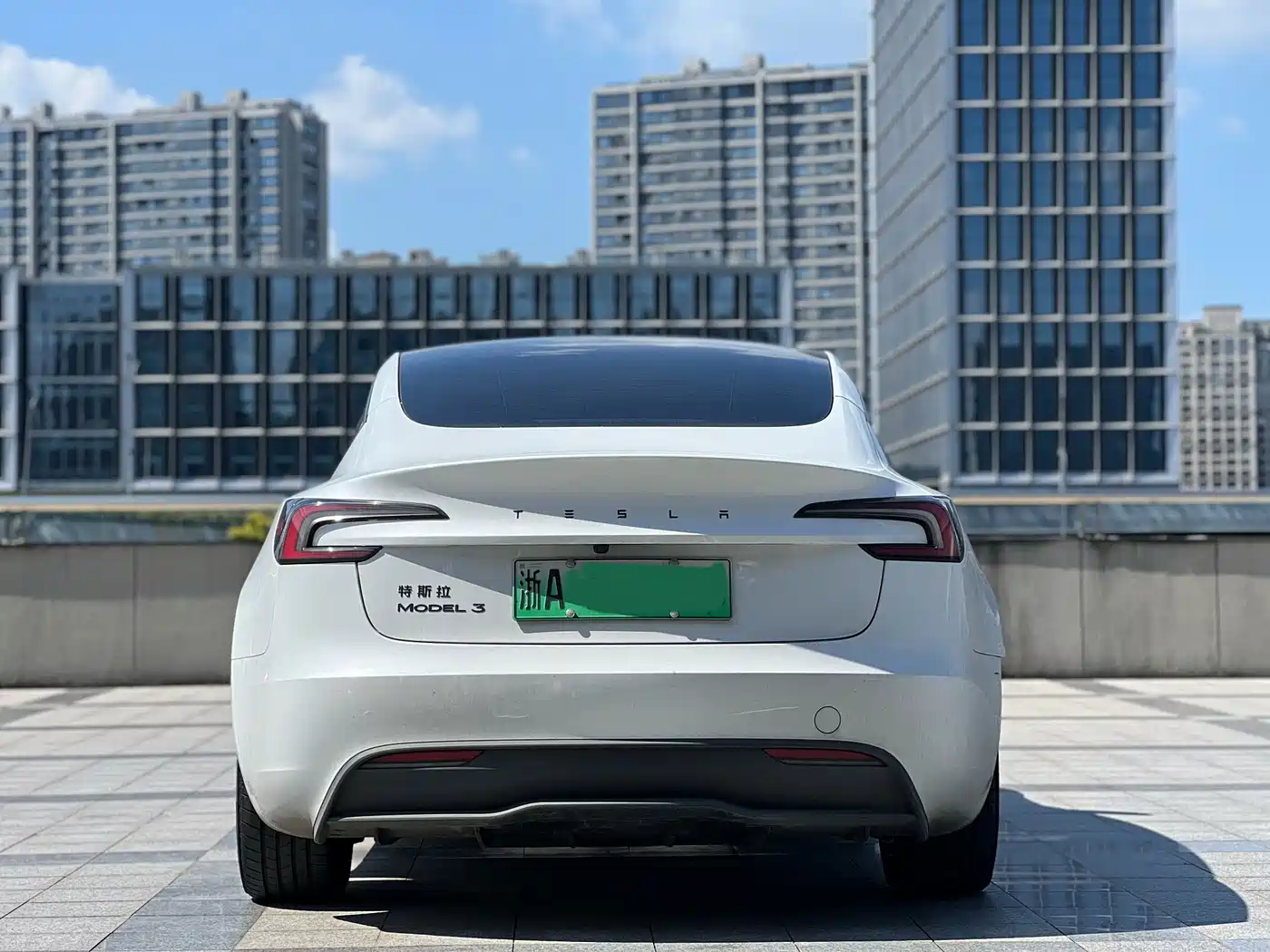 Tesla Model 3 2026 2025 Model Year Facelift Rear-Wheel Drive
