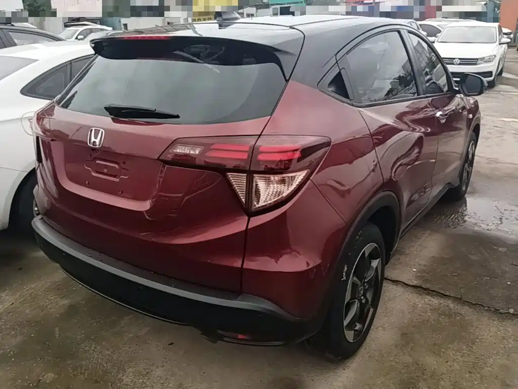 Фото 7 - Honda Vezel