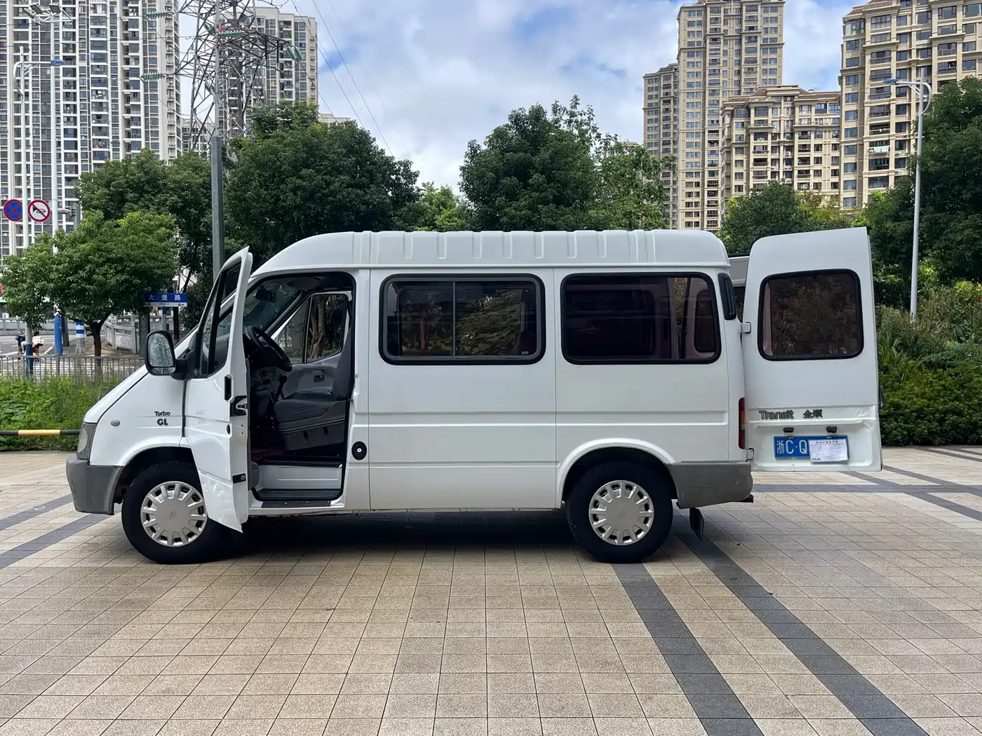 Ford Classic Transit 2016 2016 Model 2.8T Diesel Short Wheelbase 6-Seat Medium Roof Multi-Purpose Vehicle JX493ZLQ4