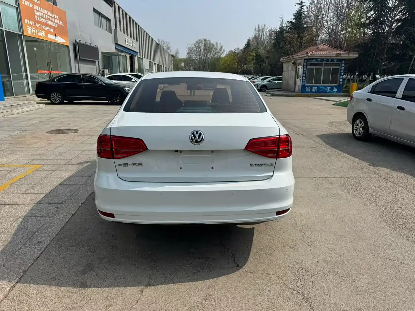 Volkswagen Sagitar 2017 1.6L Automatic Comfort фото 12