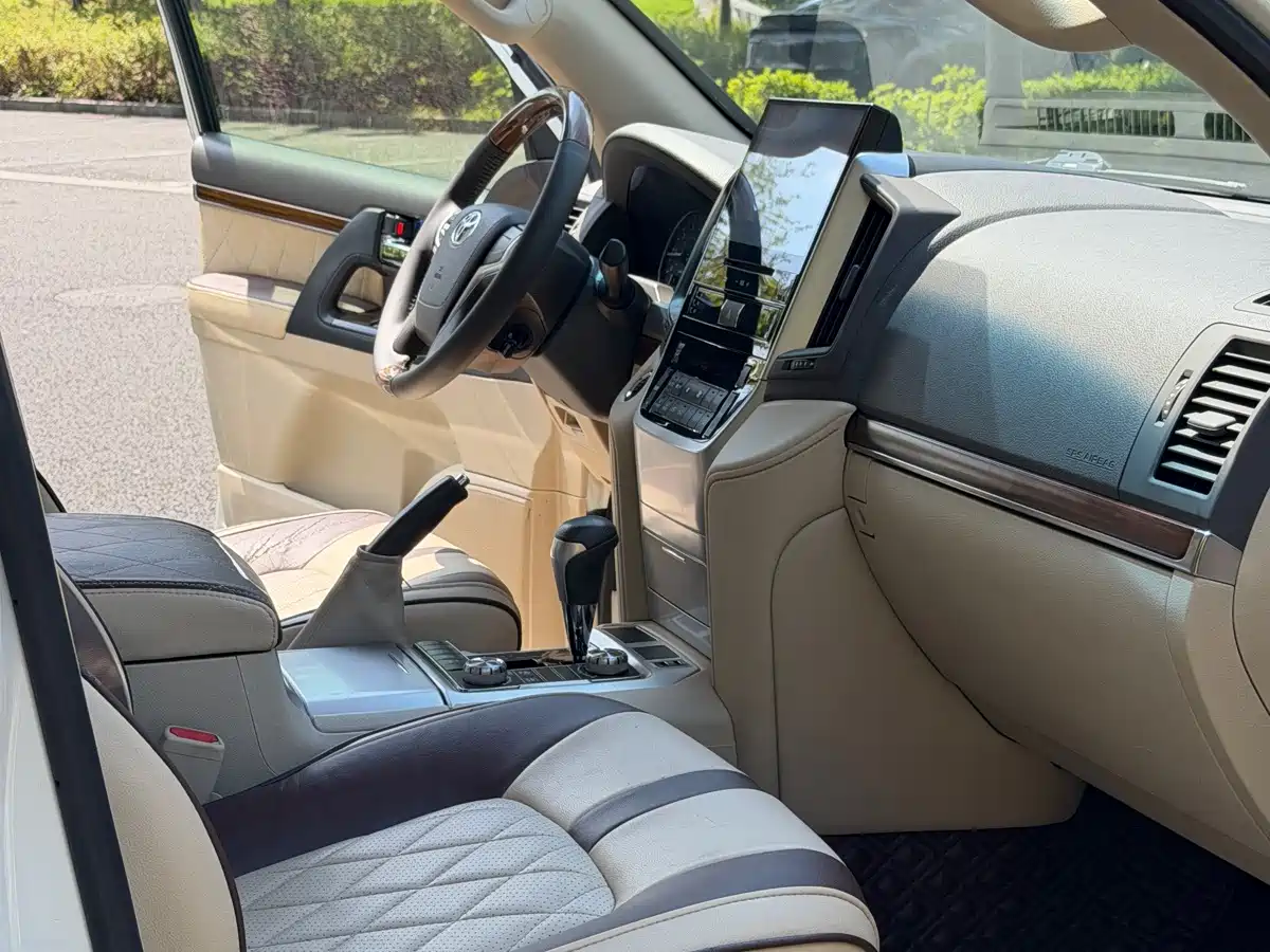 Toyota Land Cruiser (Import) 2018