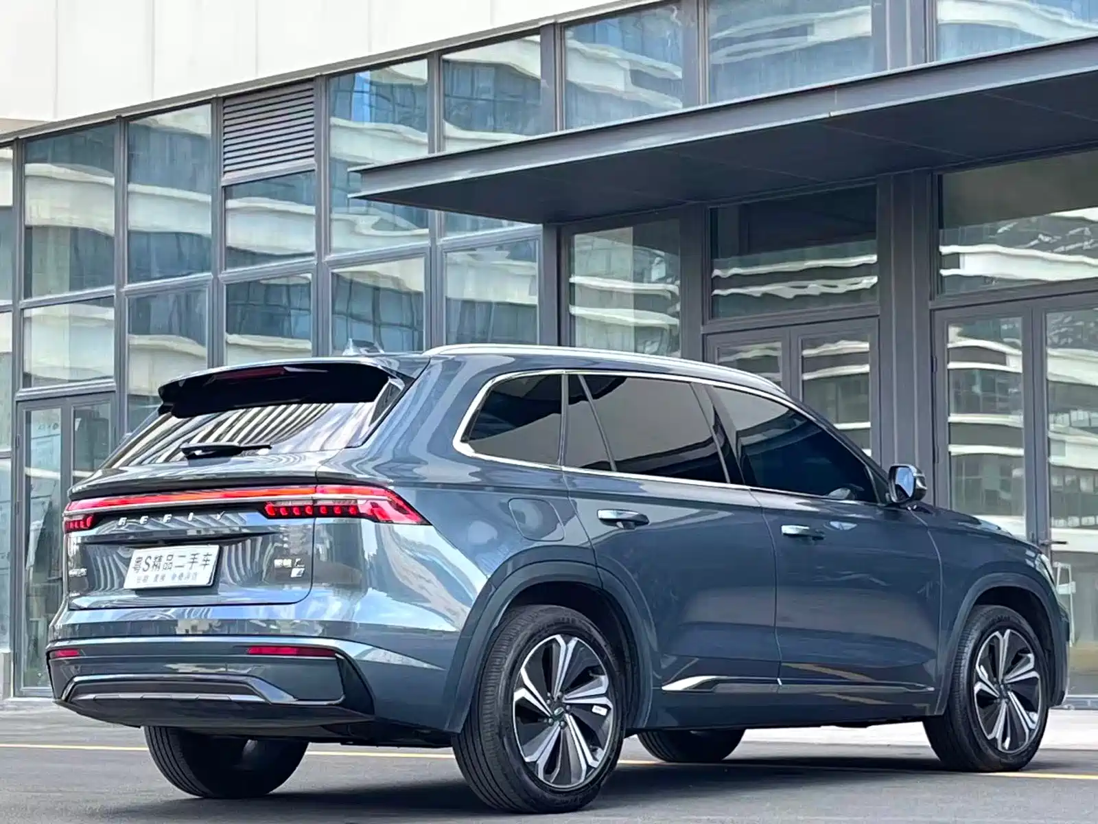 Фото 5 - Geely Monjaro