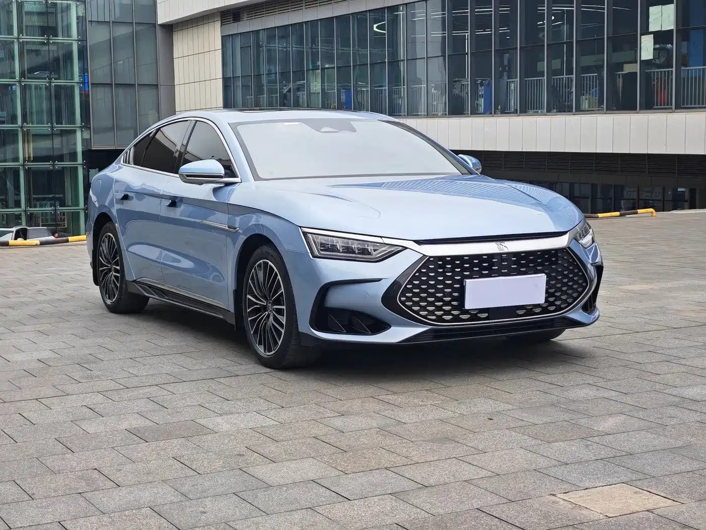 BYD Han 2023 DM-i Champion Edition 121KM Premium фото 3