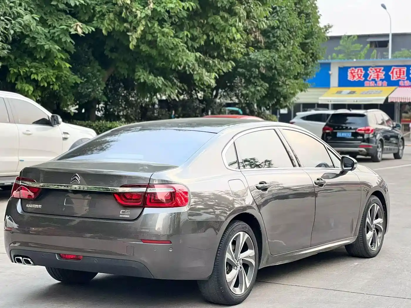 Фото 9 - Citroën C6