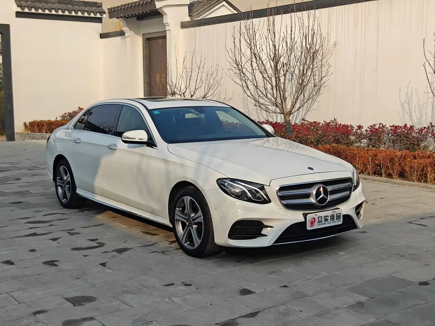 Mercedes-Benz E-Class 2016 E 200 L Sport Type фото 3