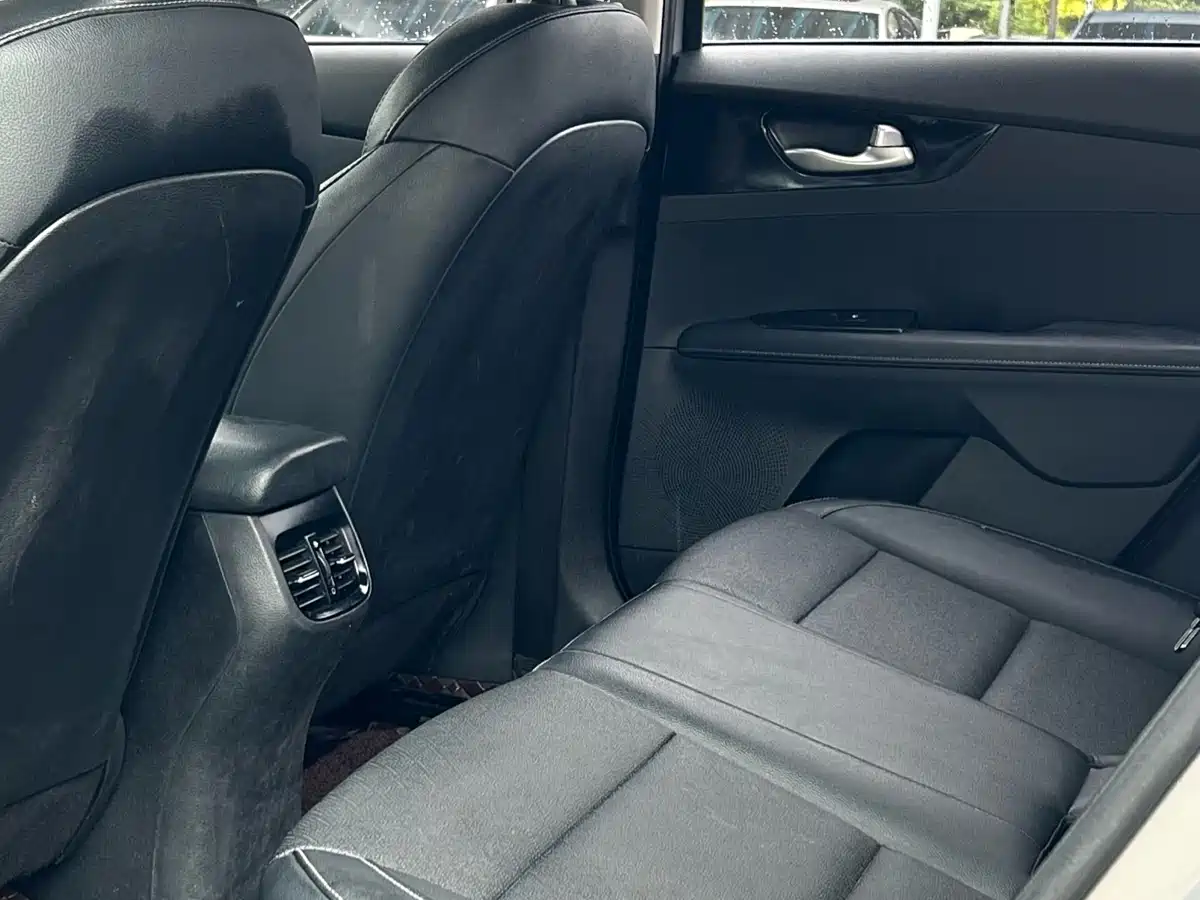 Фото 4 - Kia K3