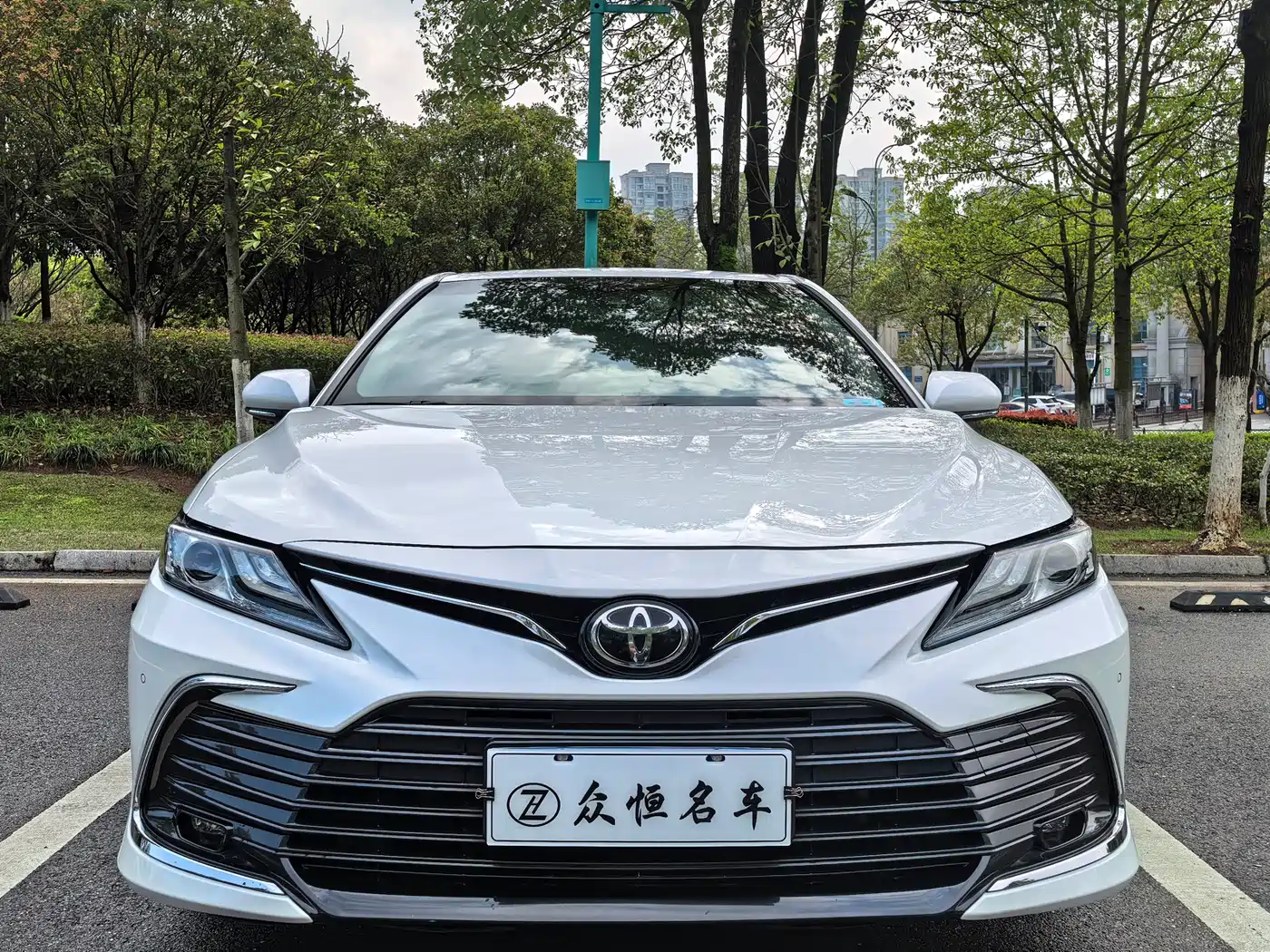 Toyota Camry 2021 2.0G Luxury Edition фото 2