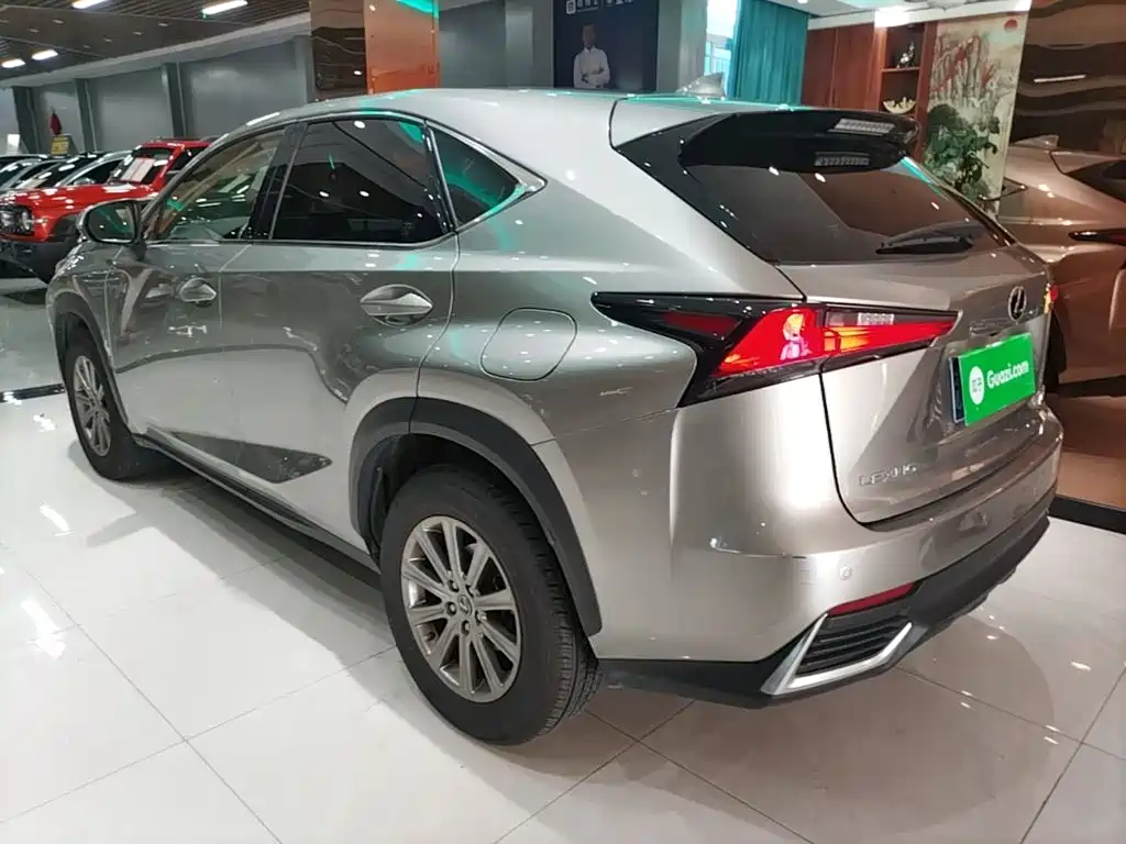 Фото 5 - Lexus NX