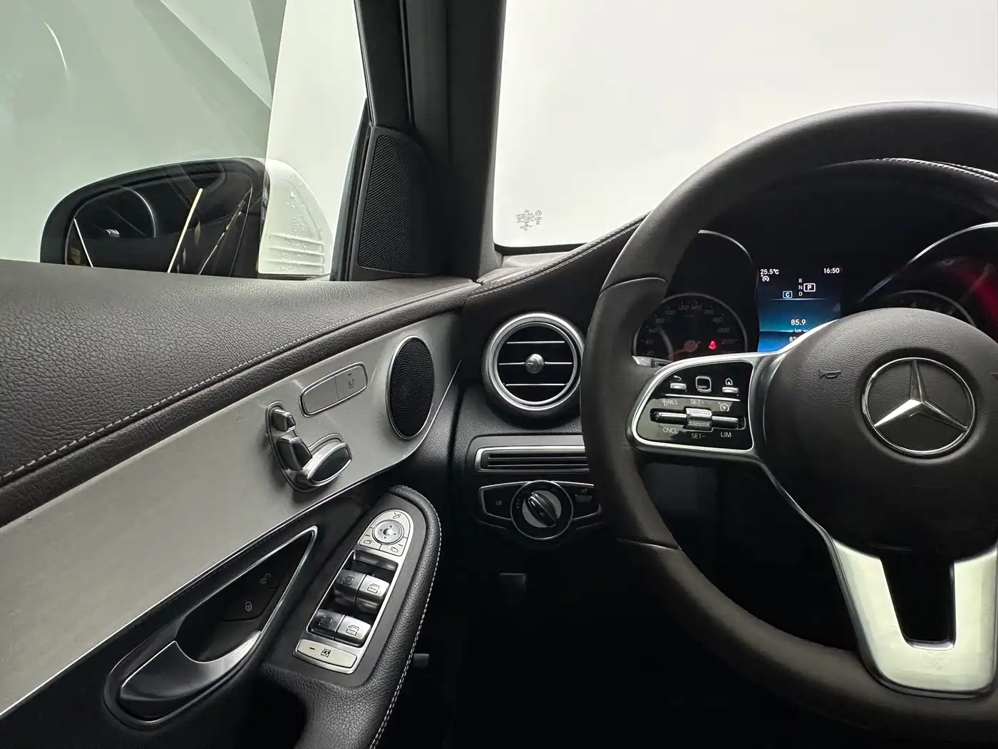 Mercedes-Benz GLC 2020 Facelift GLC 260 L 4MATIC Dynamic фото 20