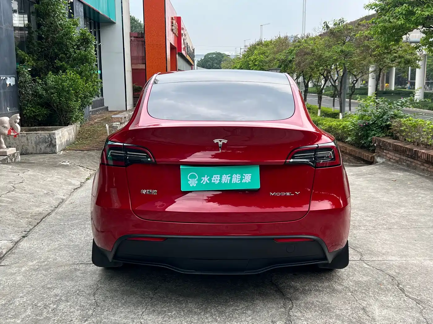 TESLA MODEL Y