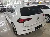 Photo 5 - Volkswagen Golf