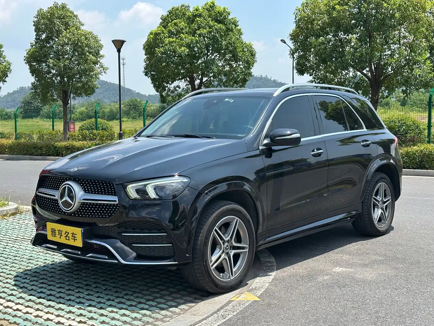Photo 1 - Mercedes-Benz GLE