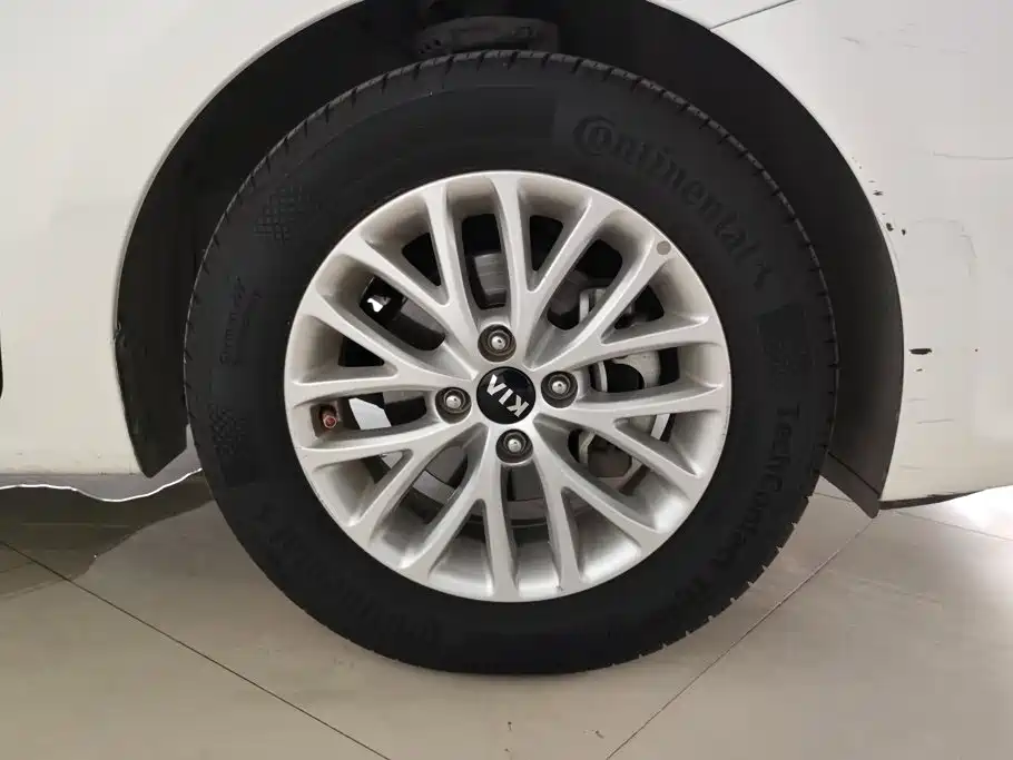 Kia K2 2018 2017 Sedan 1.4L AT 15th Anniversary Special Edition GLS