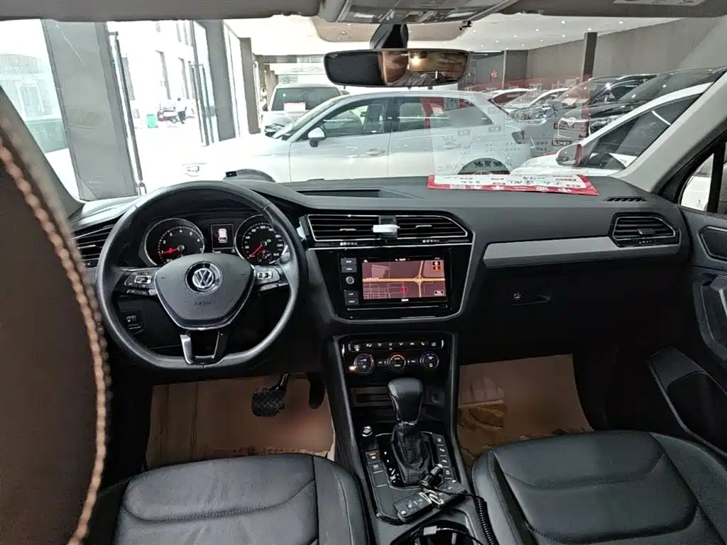 Volkswagen Tiguan L 2019 330TSI Auto 2WD Smart Luxury Edition China V фото 6