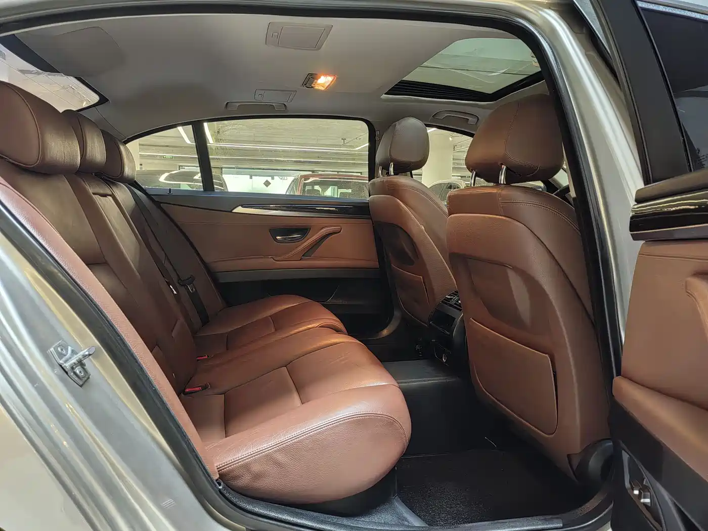 BMW 5 Series 2017 525Li Leading Edition фото 7