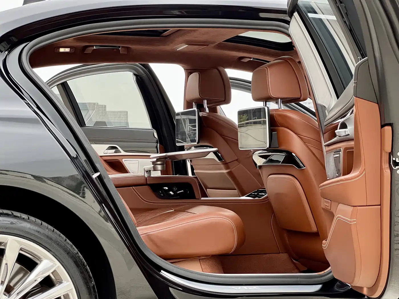 BMW 7 Series 2021 2019 M760Li xDrive V12 Luxury Package