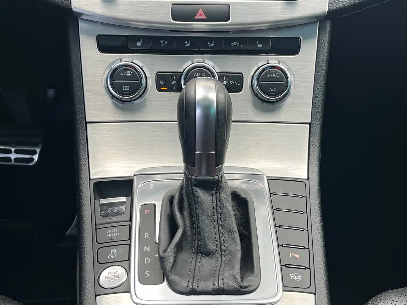 Volkswagen FAW-Volkswagen CC 2016 Model 1.8TSI Luxury фото 18