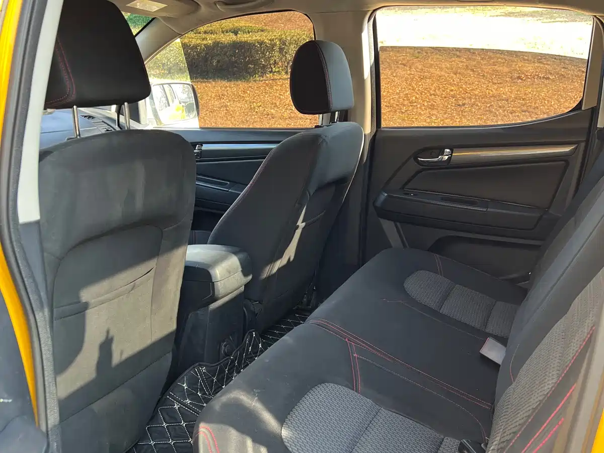 Isuzu TAGA Daka 2022 2021 1.8T Petrol Manual 2WD Ultra Luxury Long Wheelbase CE18