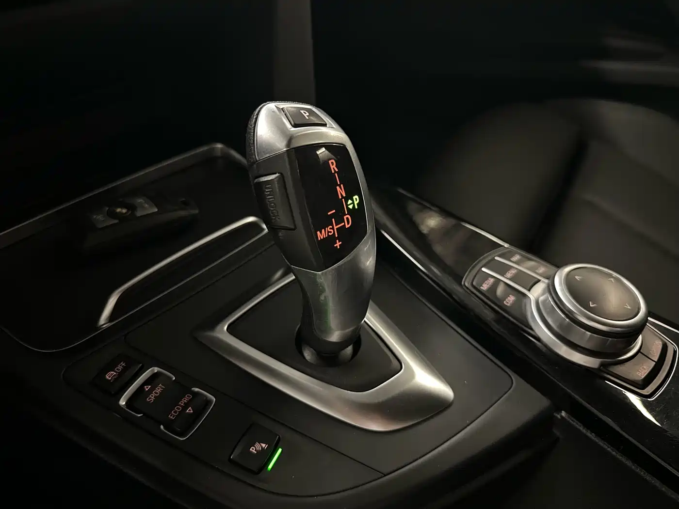 BMW 3 Series GT 2018 320i Fashion фото 12