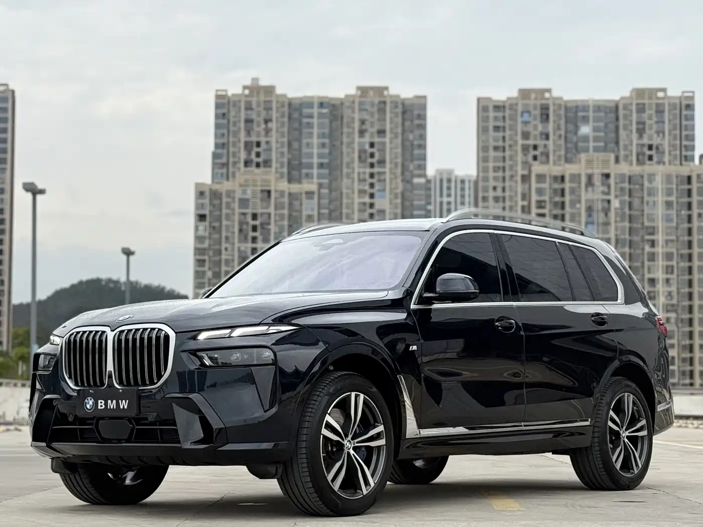 2025 BMW X7