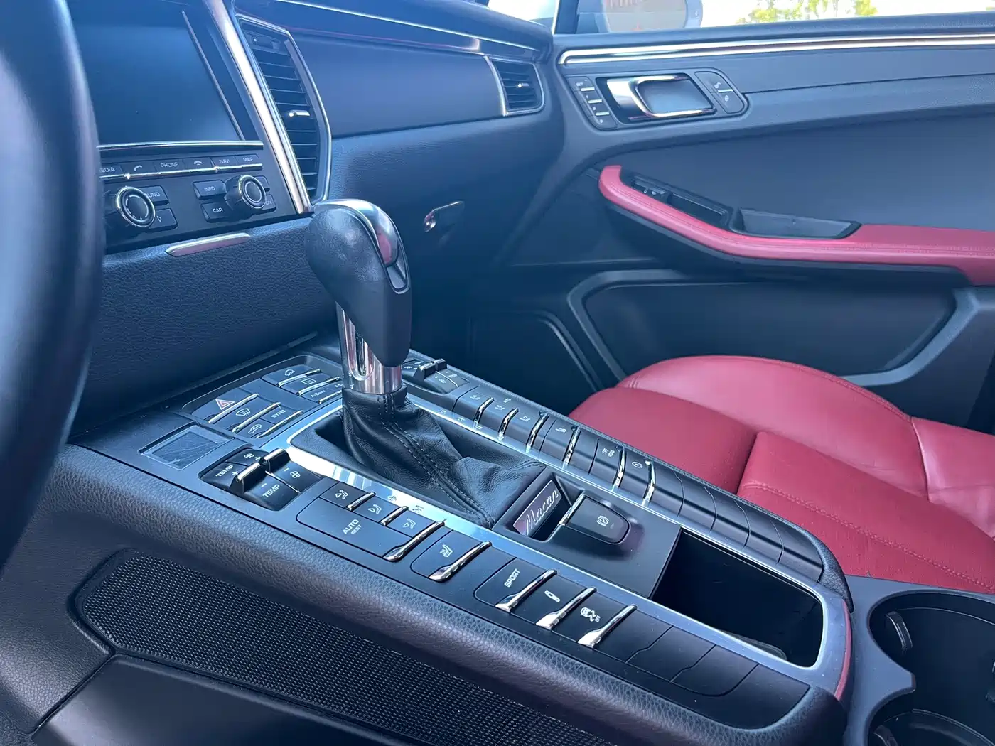 Porsche Macan 2016 Macan 2.0T фото 12