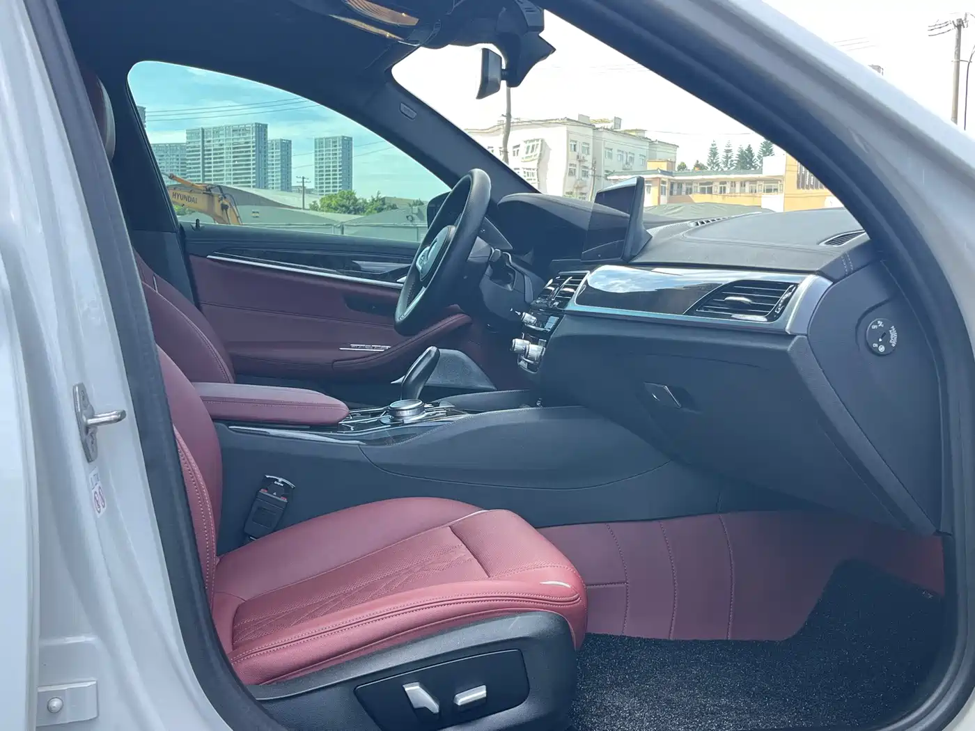 BMW 5 Series 2021 525Li M Sport Package фото 15