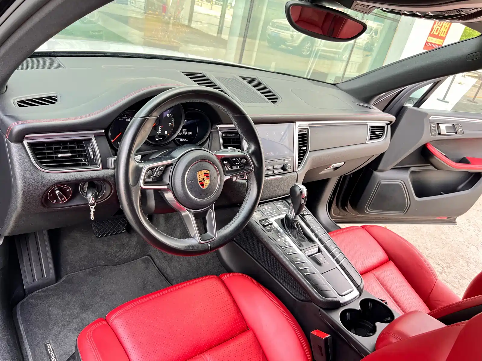 Фото 11 - Porsche Macan
