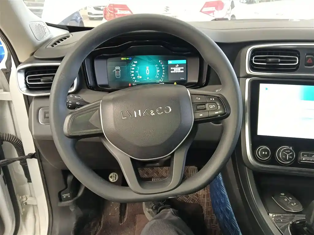 Lynk & Co 01 2019 2.0T 2WD Pure Version China VI фото 11
