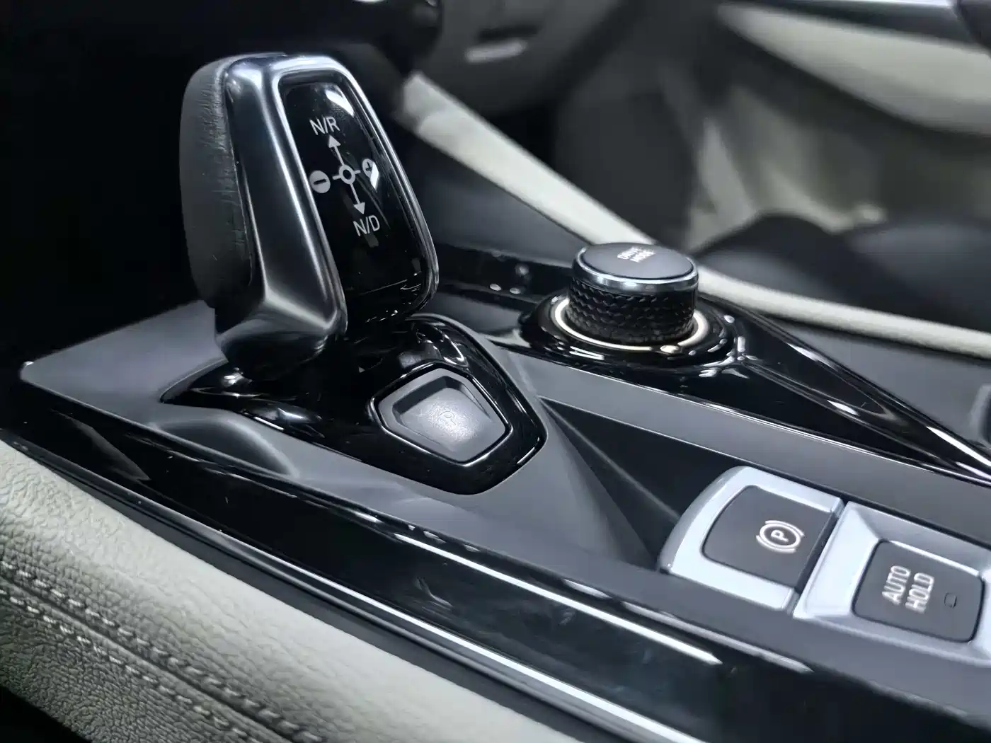 Lynk & Co 02 2021 2.0TD Automatic 2WD Shine Champion Edition фото 9