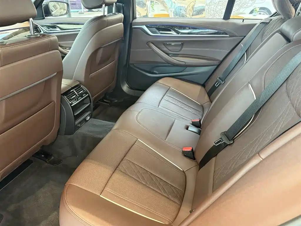 BMW 5 Series, миниатюра 9