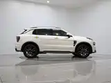 صورة 7 - Lynk & Co 01