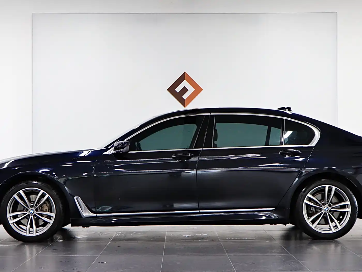 BMW 7 Series 2018 730Li Leading Type M Sport Package фото 7