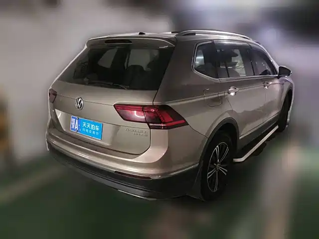 Volkswagen Tiguan L 2018 380TSI Automatic AWD Luxury Edition — фото 2