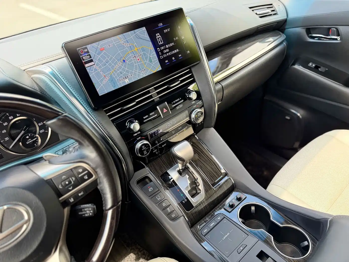 Lexus LM, миниатюра 9
