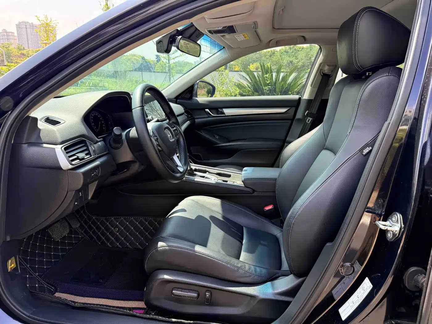 Фото 4 - Honda Accord
