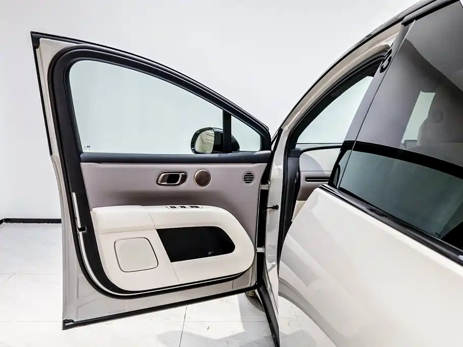 Li Auto i6 2025 2025 2WD Base Model