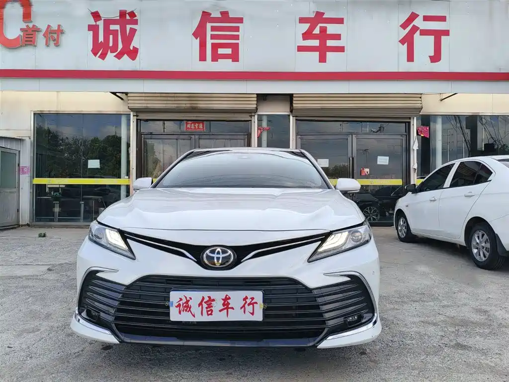 Toyota Camry 2023 2.0G Luxury Edition фото 2
