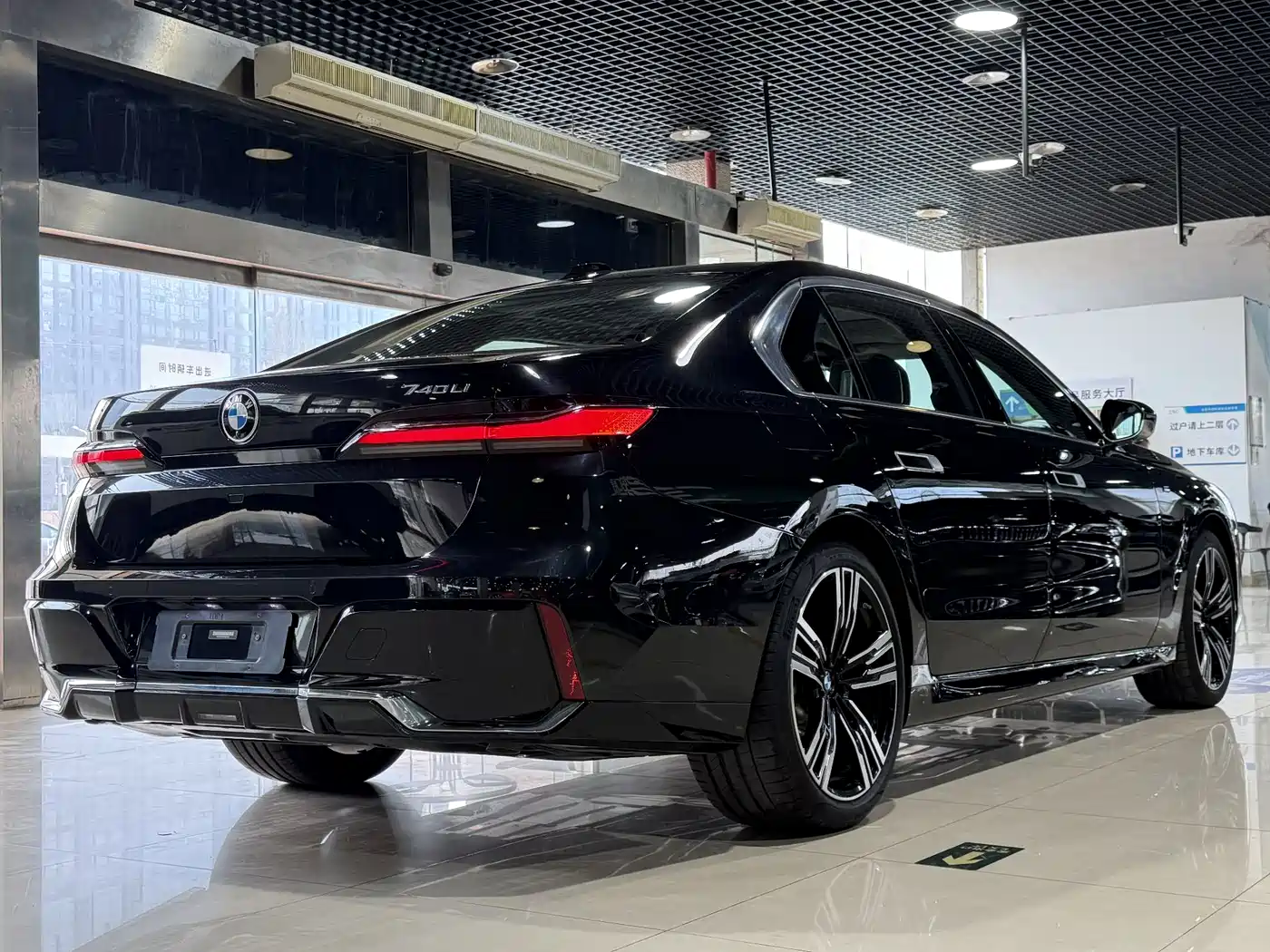 BMW 7-SERIES