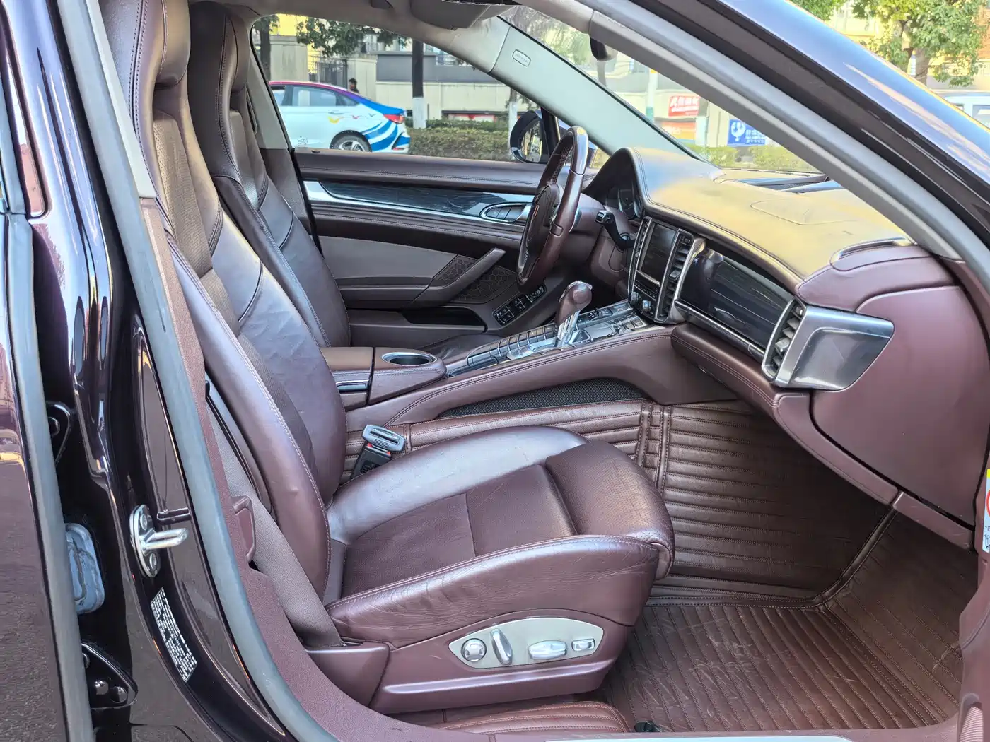 Porsche Panamera 2014 Panamera 4 3.0T фото 9