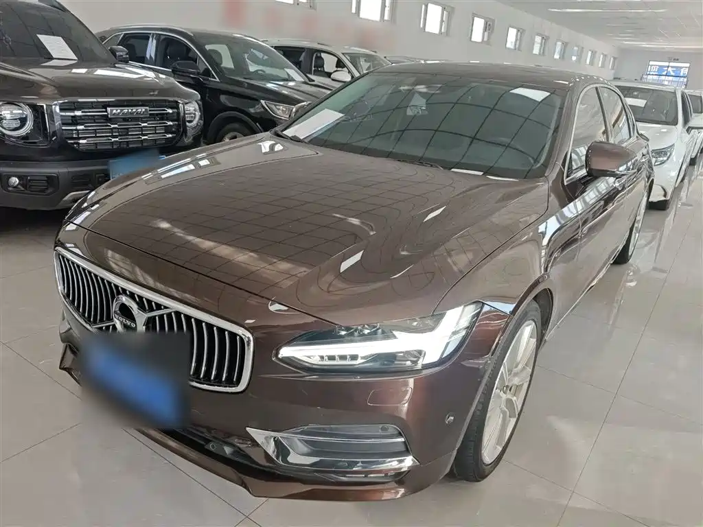Фото 1 - Volvo S90