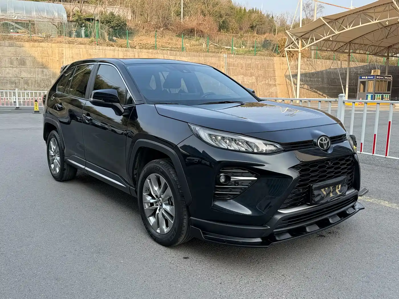 Toyota Wildlander 2022 2.0L CVT 2WD Knight Edition фото 3