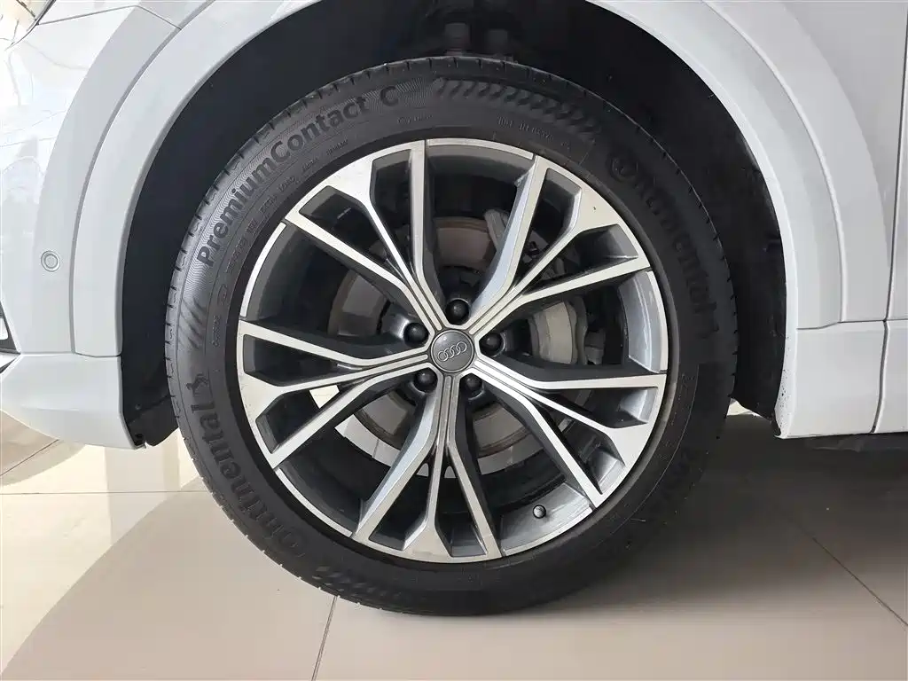 Audi Q8 2019 55 TFSI Luxury Dynamic фото 8