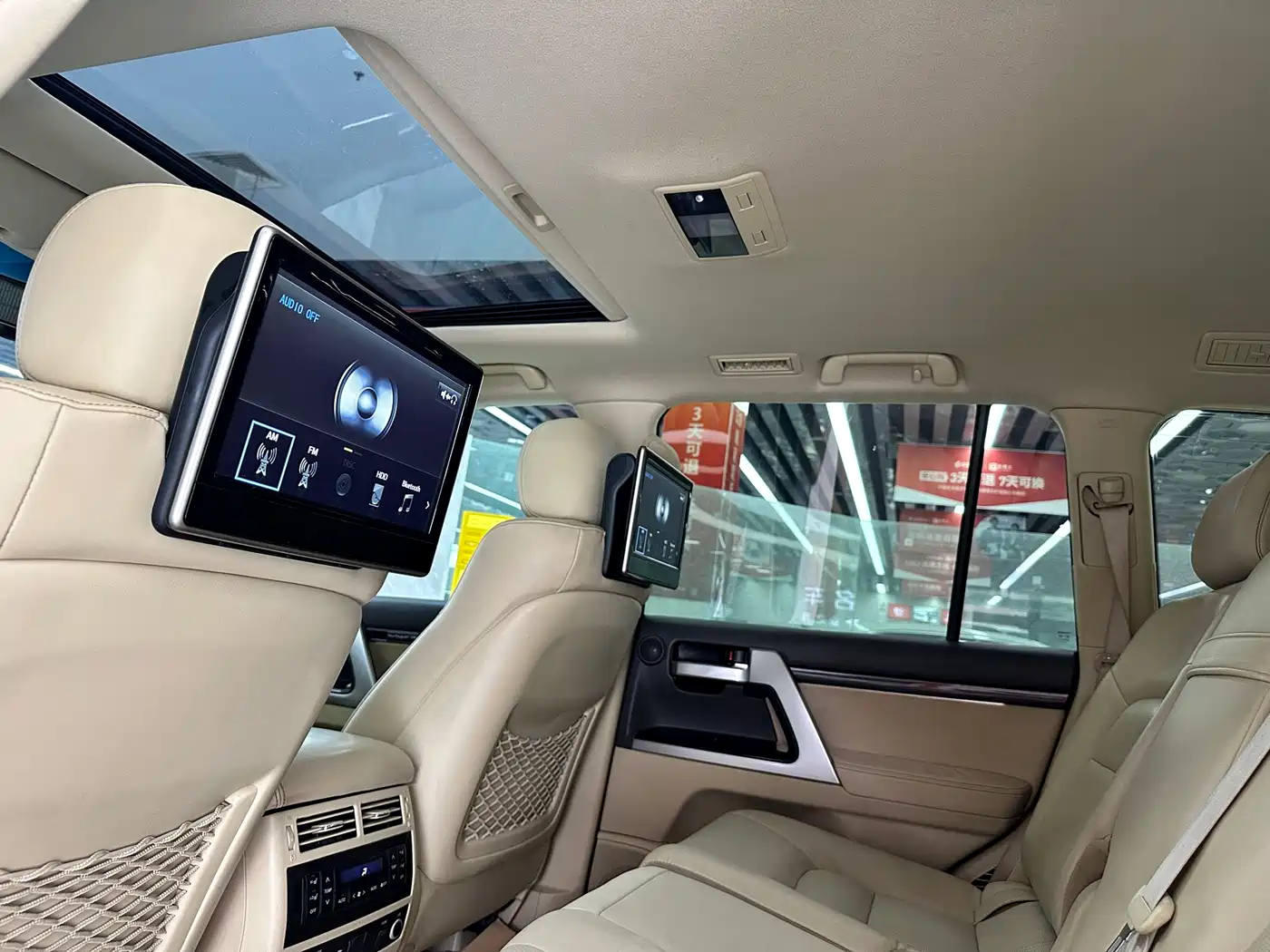 Toyota Land Cruiser 2016 4.6L Automatic VX-R фото 21