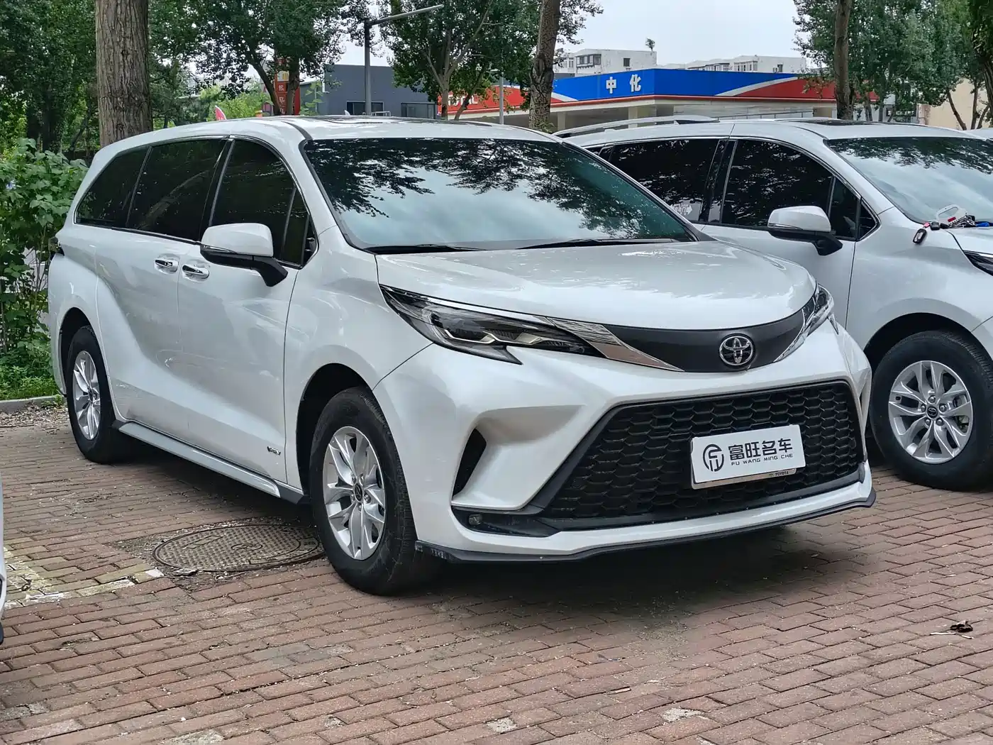Toyota Granvia 2024 2.5L Hybrid Comfort фото 3