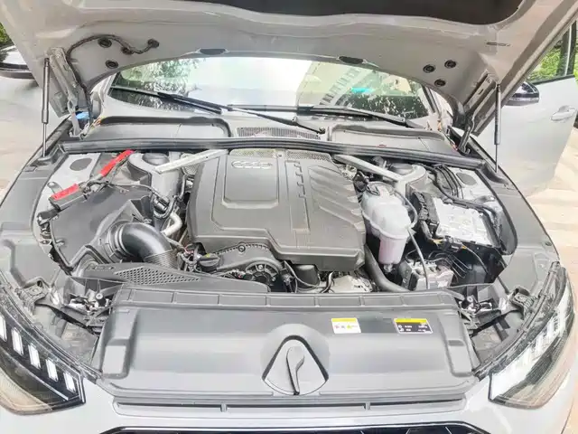 Audi A4L 2024 45 TFSI quattro Premium Dynamic — фото 3