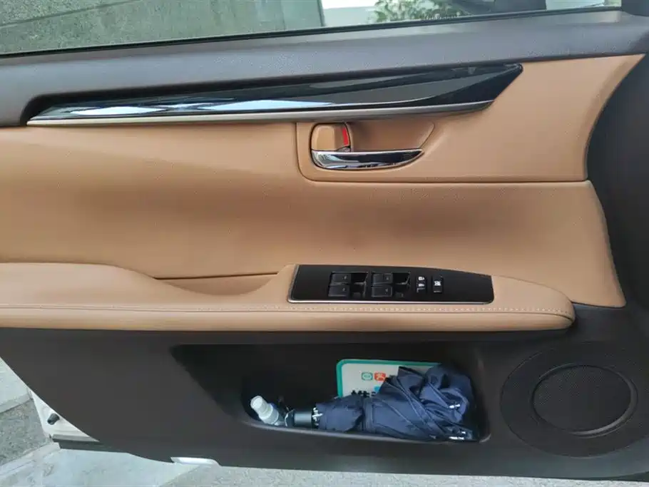 Lexus ES 2015 200 Elite Edition фото 7