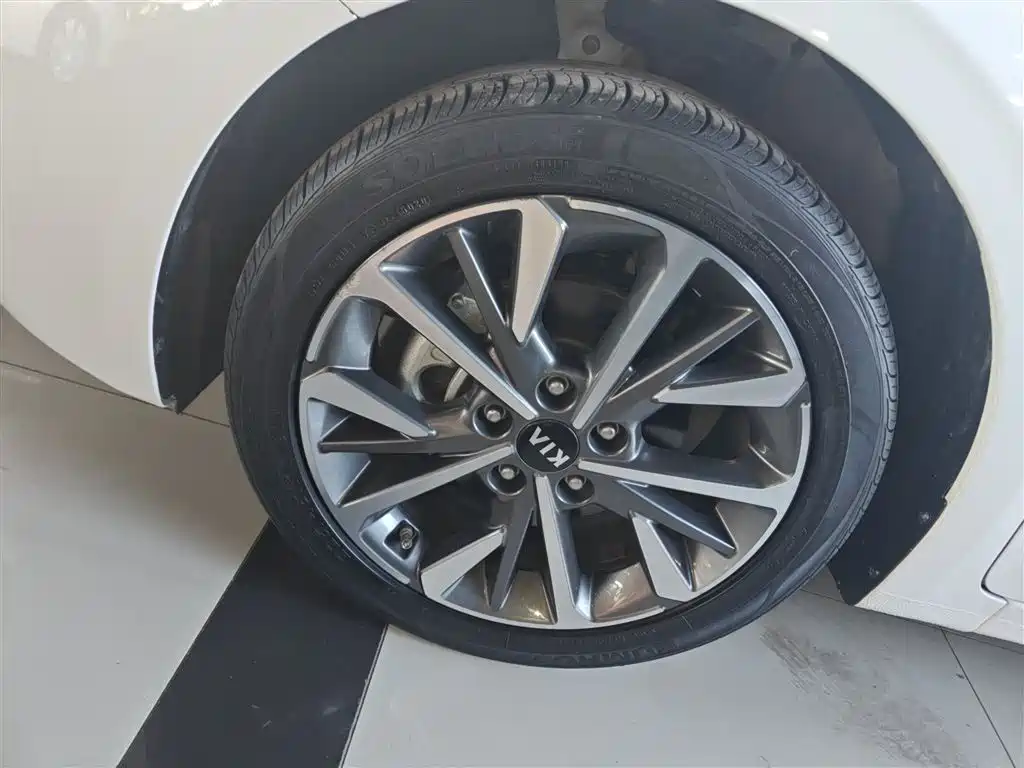 Kia K3 2021 1.5L CVT Fashion Edition фото 25