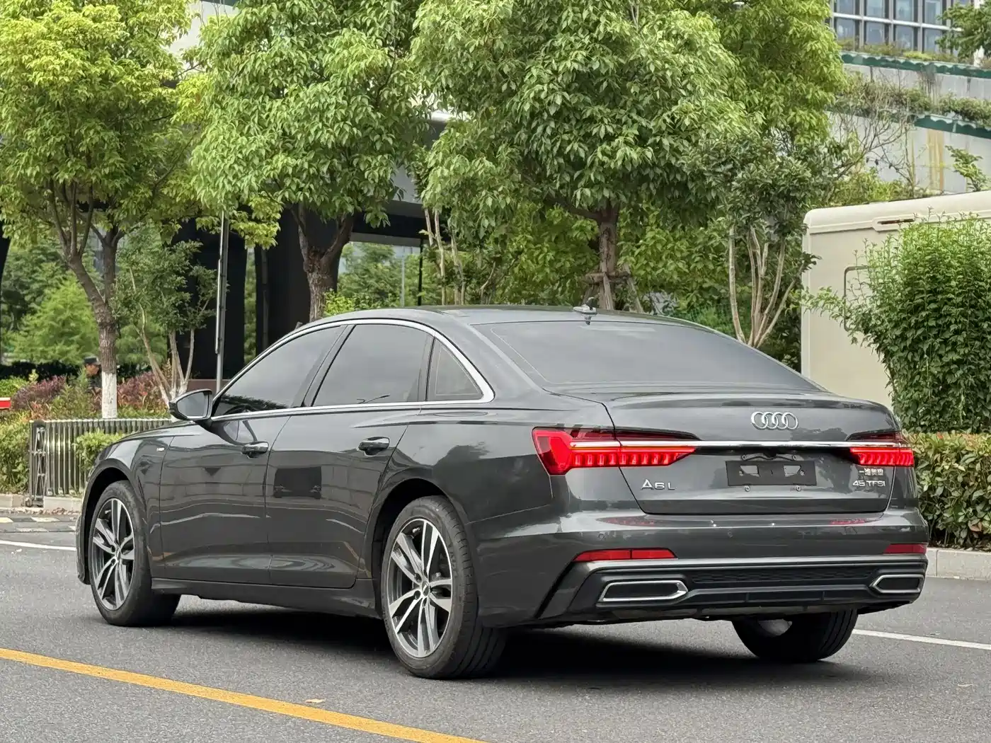 Audi A6L 2021 40 TFSI Luxury Sport фото 5