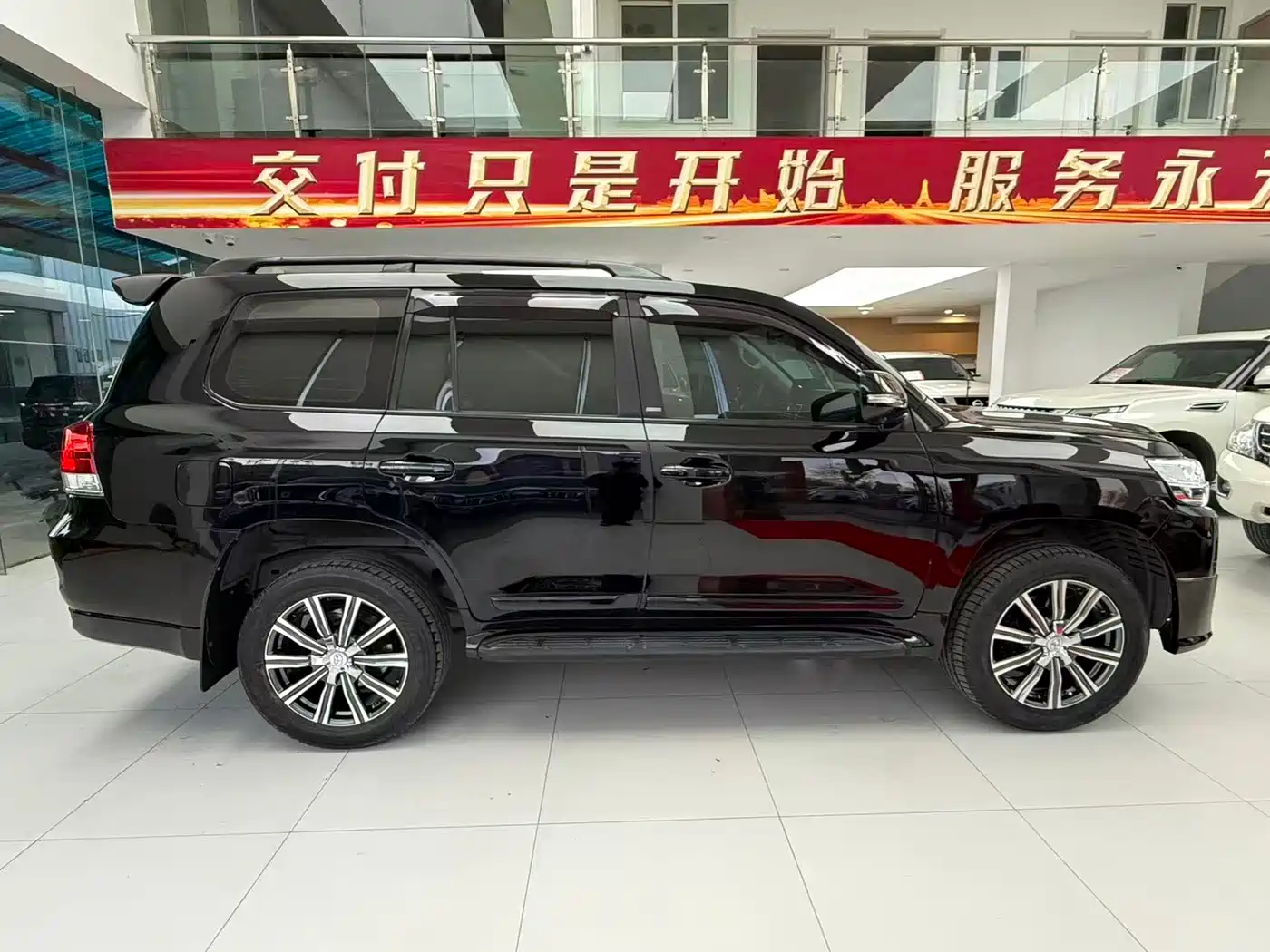 Toyota Land Cruiser (Import) 2015 4.0L V6 Middle East Limited Edition фото 10